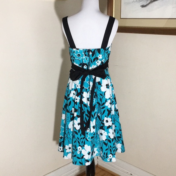 B. Smart Floral Dress. Blue/white/black. Size 10 - Picture 2 of 6